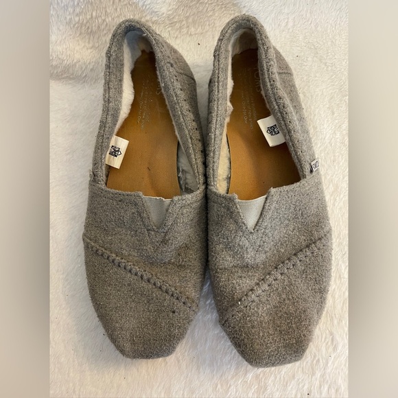 Toms Light Gray Wool Casual Slip-Ons - Picture 1 of 7